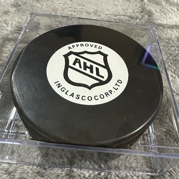 VINTAGE American Hockey League HERSHEY BEARS HOCKEY PUCK Made In SLOVAKIA - Picture 5 of 6